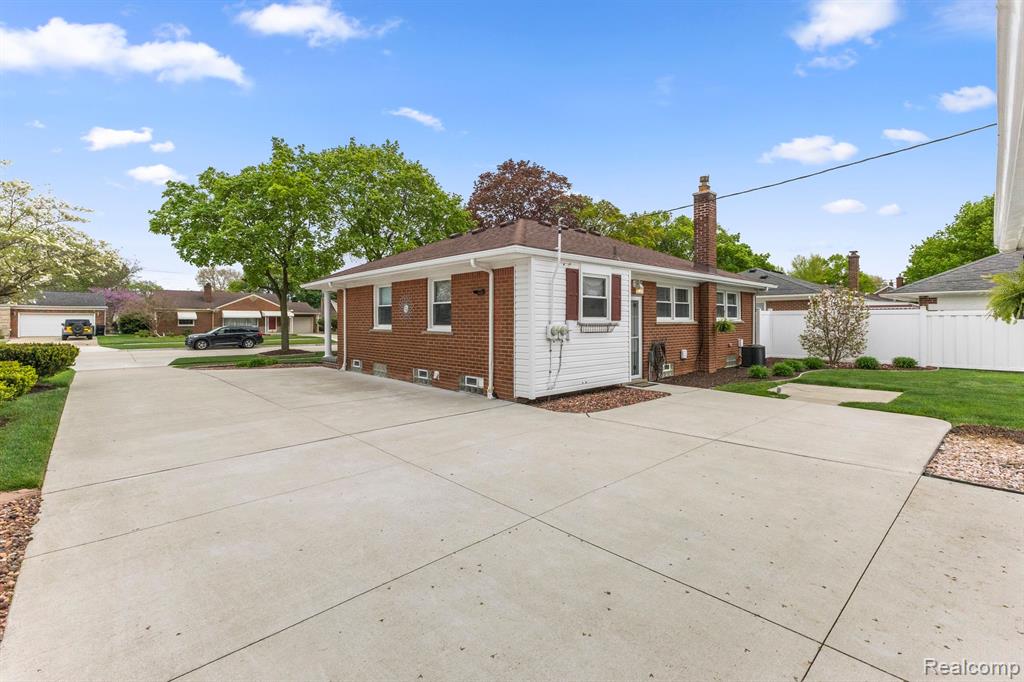 9280 REECK Road, Allen Park, MI 48101 — Photo 43