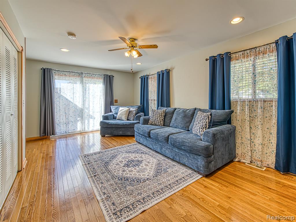 6676 Syracuse Street, Taylor, MI 48180 — Photo 13