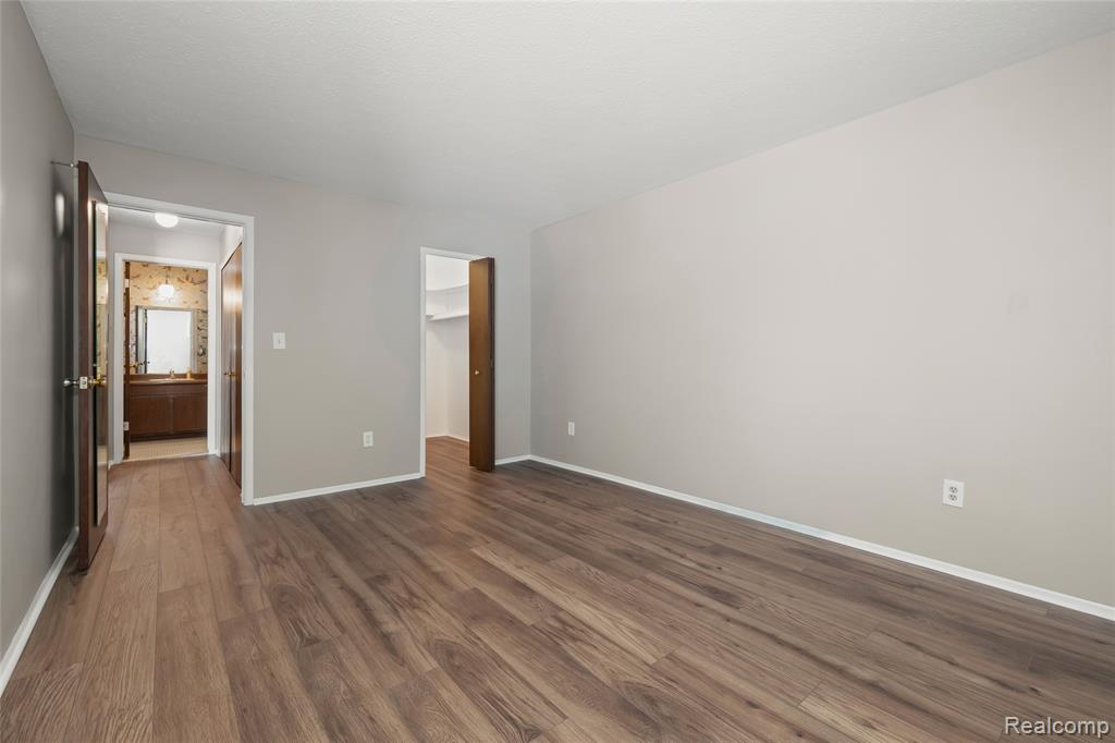 4909 Crooks Road, D6, Royal Oak, MI 48073 — Photo 14