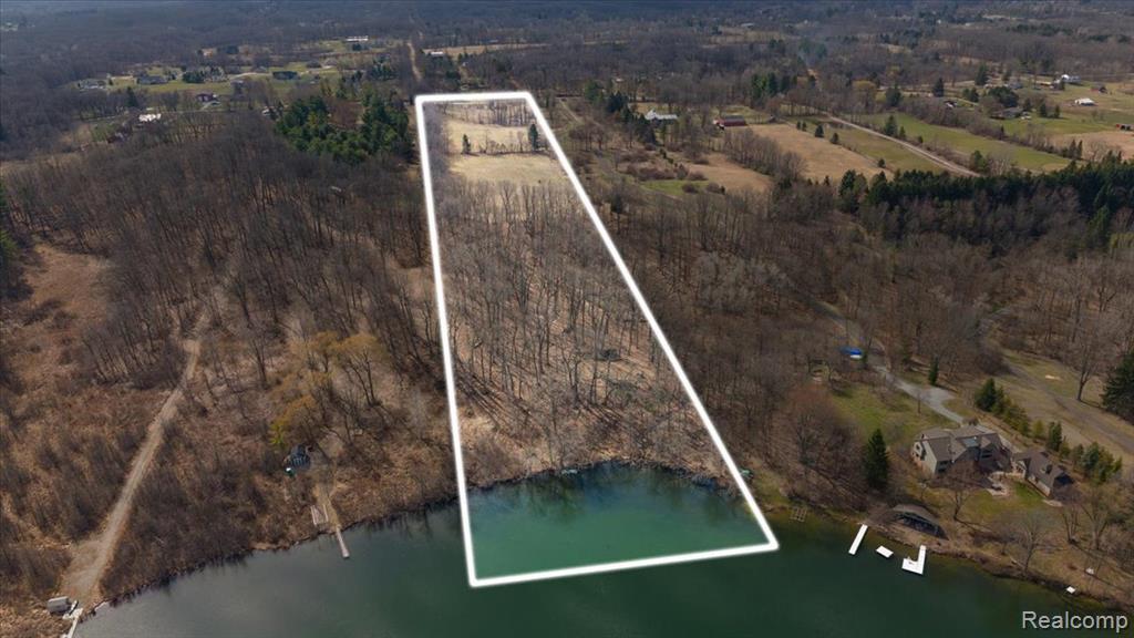 10515 Horton Road, Goodrich Vlg, MI — Photo 2