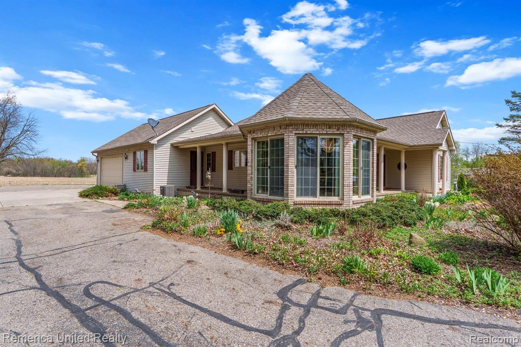 5069 BELL OAK Road, Webberville, MI 48892 — Photo 5