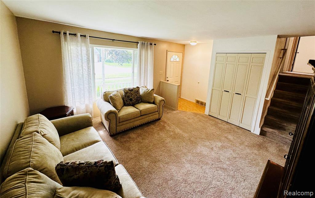 329 Cranbrook Boulevard, Monroe, MI 48162 — Photo 9