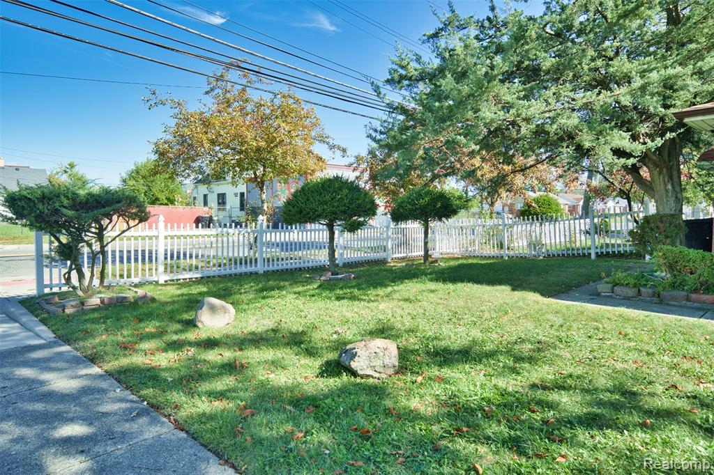 12130 Bloom Street, Detroit, MI 48212 — Photo 4