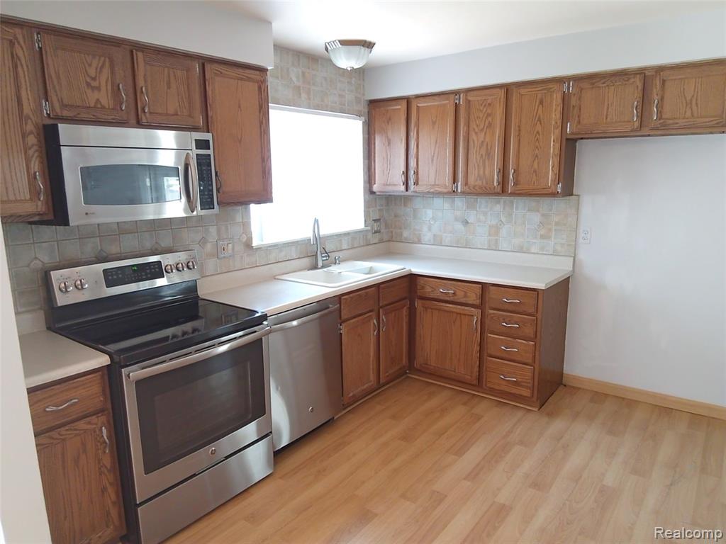 8283 Christine Street, Warren, MI 48093 — Photo 6