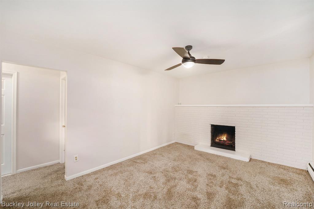 4212 Greendale Avenue, West Bloomfield, MI 48323 — Photo 12