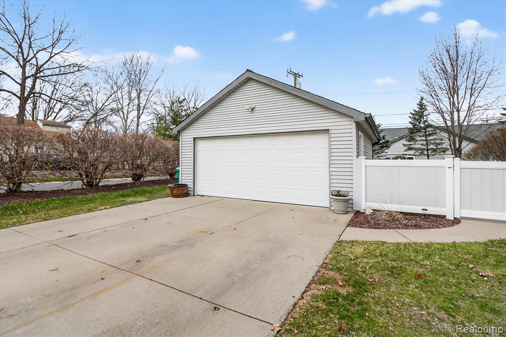 29508 Bock Street, Garden City, MI — Photo 42