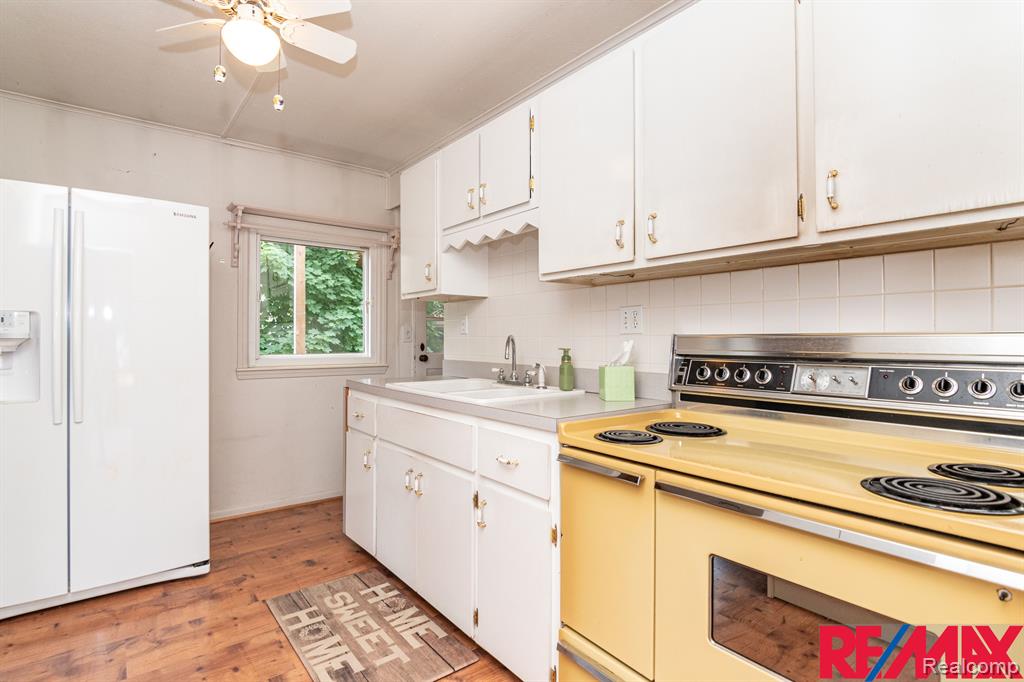 4351 SEEDEN Street, Waterford, MI 48329 — Photo 21