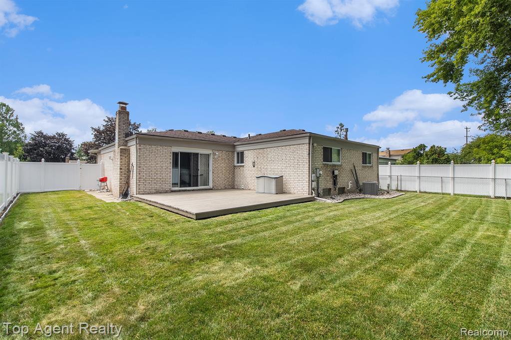 43954 McLean Drive, Sterling Heights, MI 48313 — Photo 30