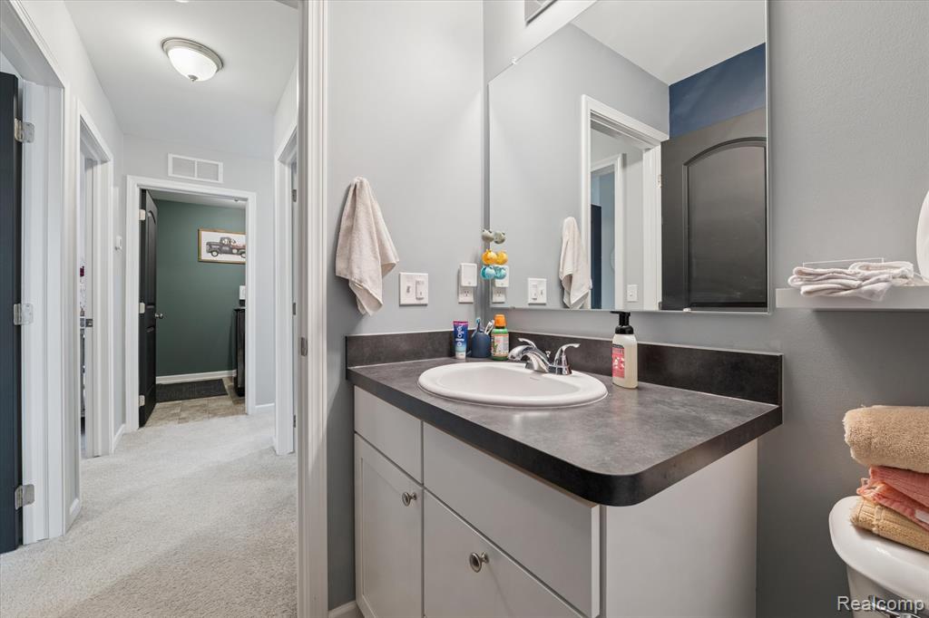 48138 Manhattan Drive, Macomb, MI 48042 — Photo 32