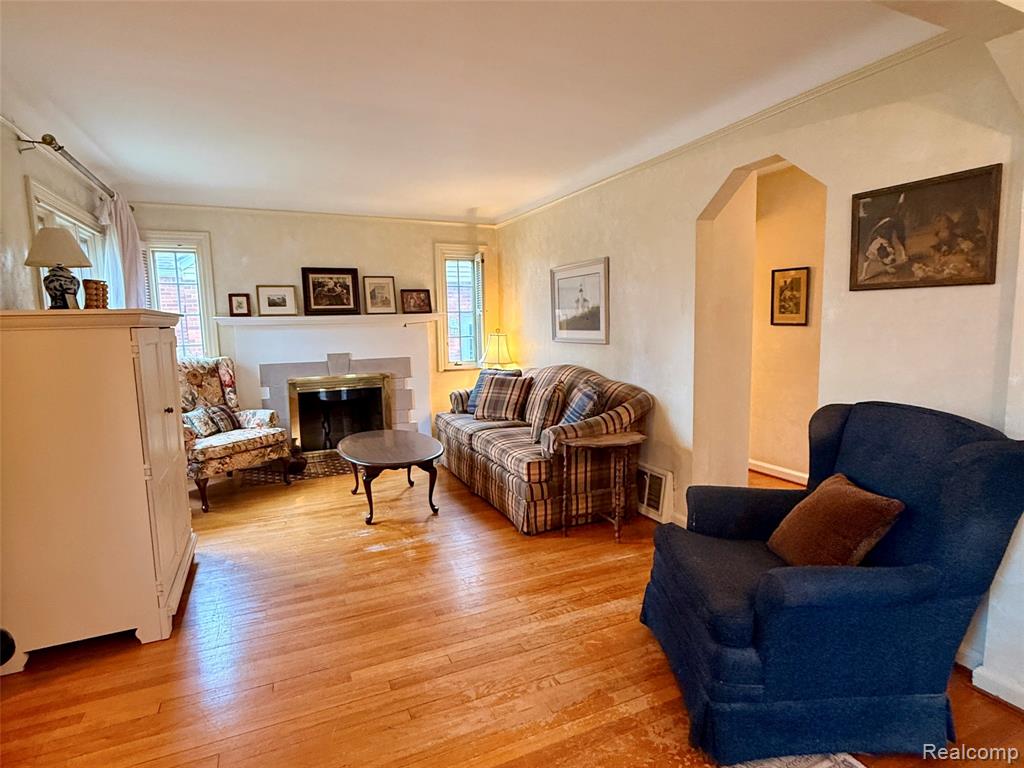 9900 Cranston Street, Livonia, MI 48150 — Photo 9