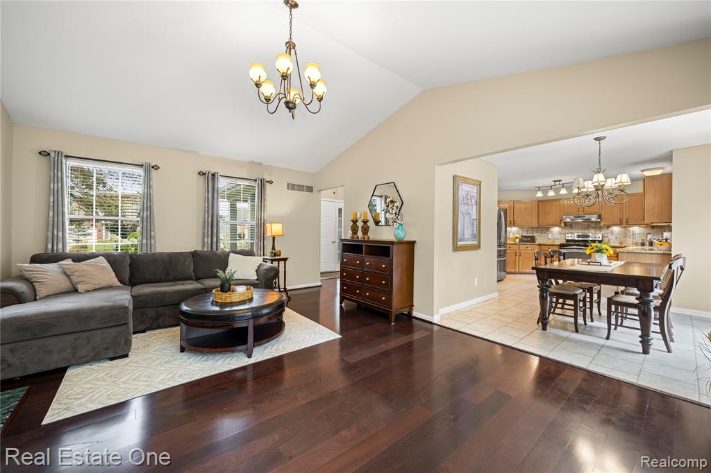 4364 Meadows Avenue, Burton, MI 48439 — Photo 12