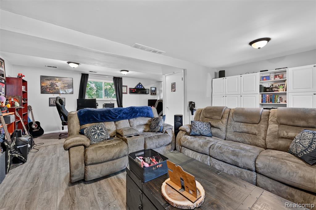 4290 Sulgrave Drive, Swartz Creek, MI 48473 — Photo 23