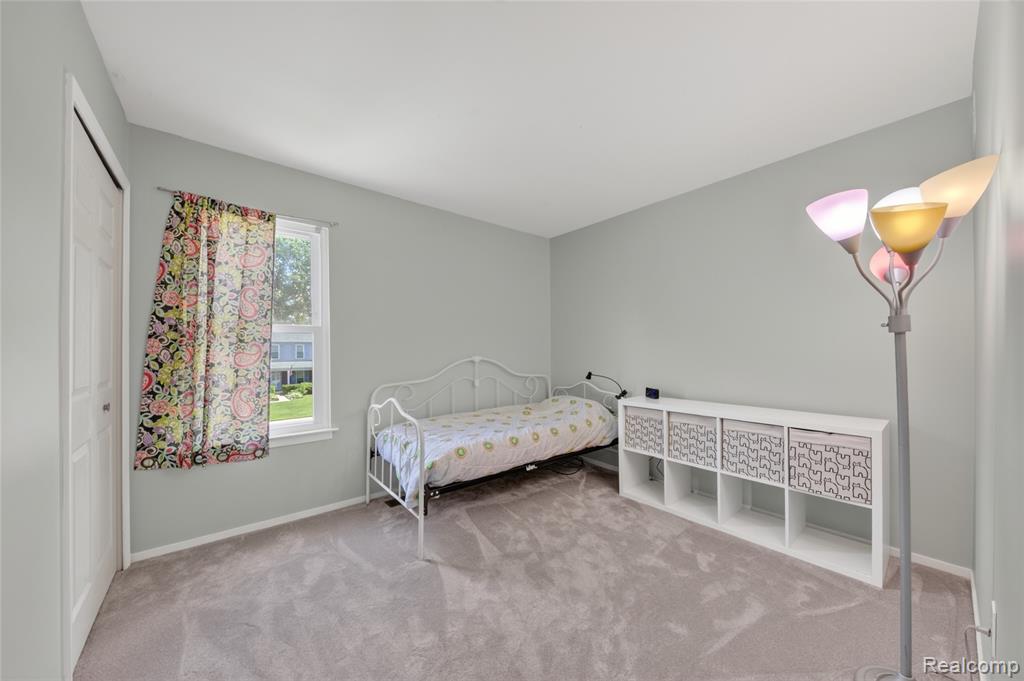 451 Lansdowne Drive, Westland, MI — Photo 18