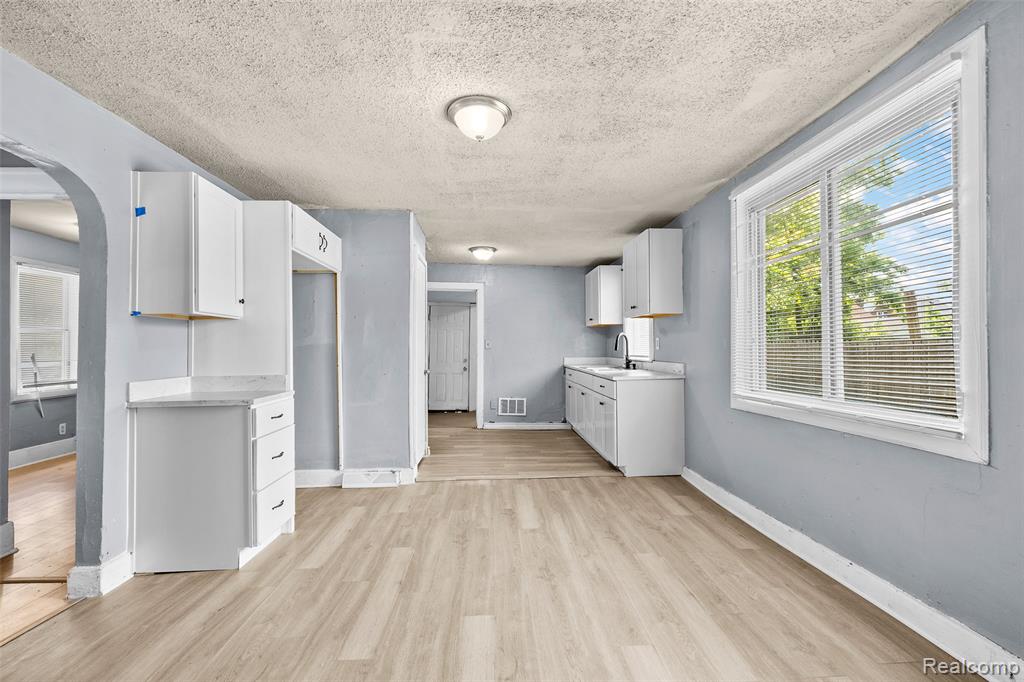 6816 Westwood Street, Detroit, MI 48228 — Photo 10