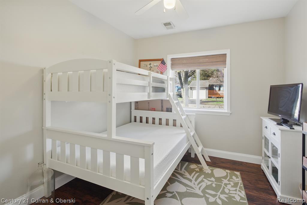 6084 BROCKWAY Street, Commerce Twp, MI 48382 — Photo 18