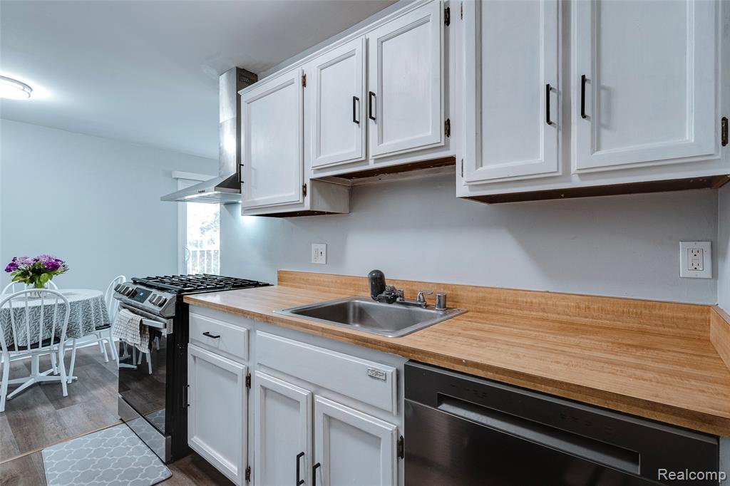 23404 N Rockledge, Novi, MI — Photo 8