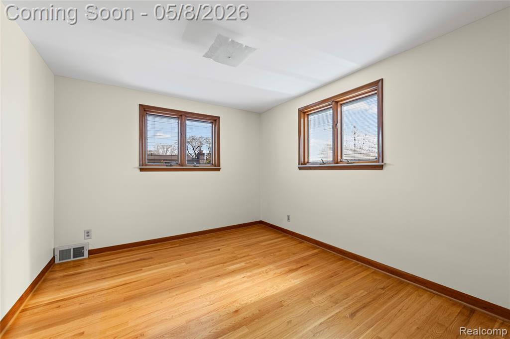 690 Briarcliff Drive, Grosse Pointe Woods, MI 48236 — Photo 30