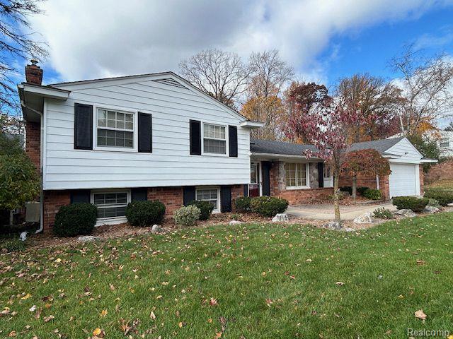7142 CATHEDRAL Drive, Bloomfield Hills, MI 48301 — front exterior