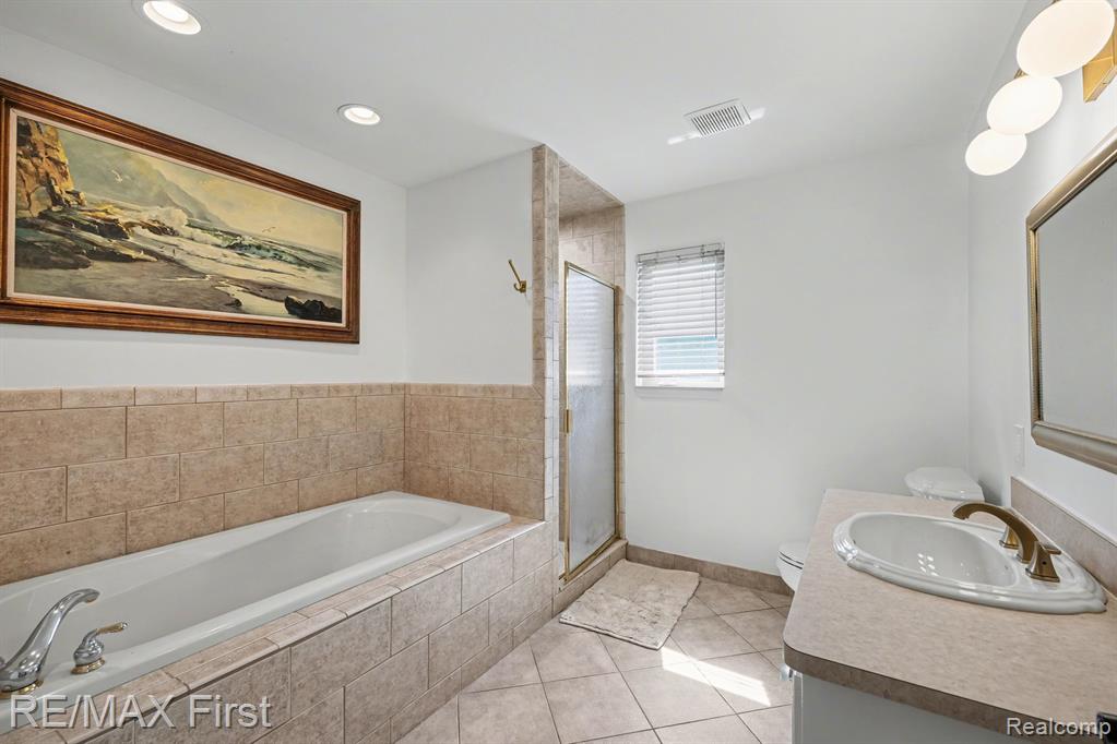 20400 Robinway Drive, Macomb, MI 48036 — Photo 40