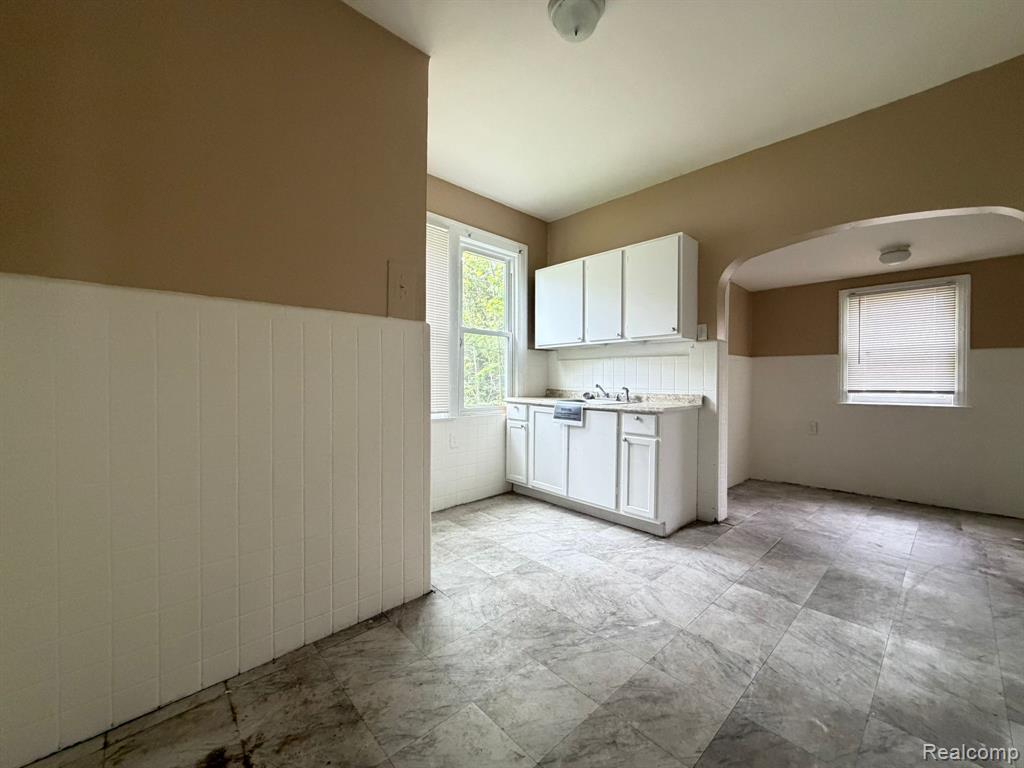 5565 FAIRVIEW Street, Detroit, MI 48213 — Photo 7