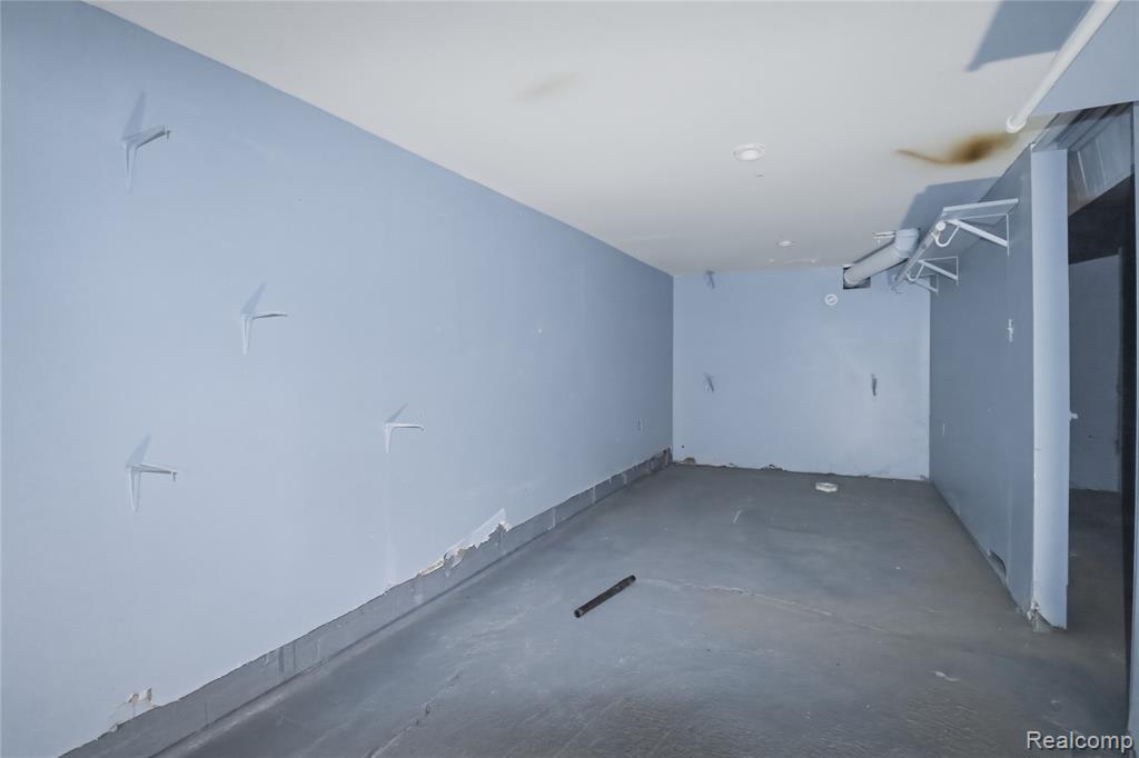 2555 W Boston Boulevard, Detroit, MI 48206 — Photo 28