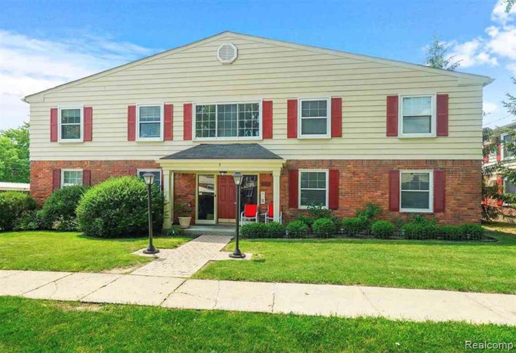 753 W Maple Road, Clawson, MI