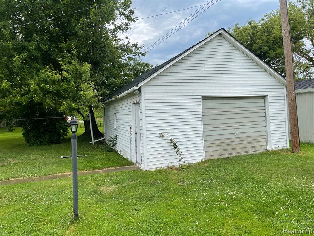 8040 Third, Avoca, MI 48006 — Photo 12