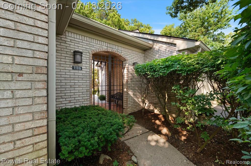 1106 Timberview Trail, Bloomfield Hills, MI 48304