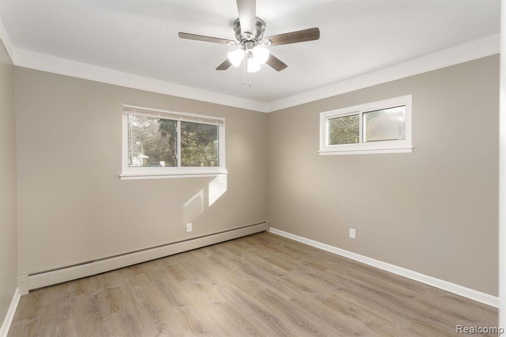 411 BUNNY RUN Boulevard, Lake Orion, MI 48362 — Photo 13
