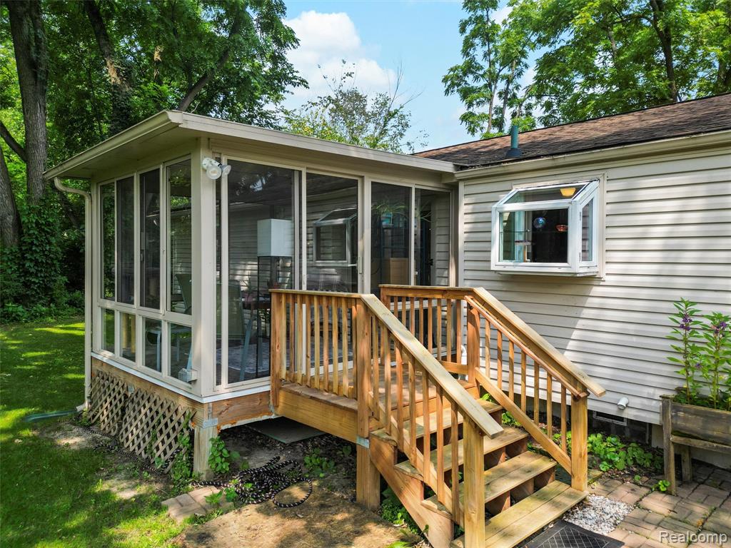 46275 W 11 Mile Rd, Novi, MI — Photo 5