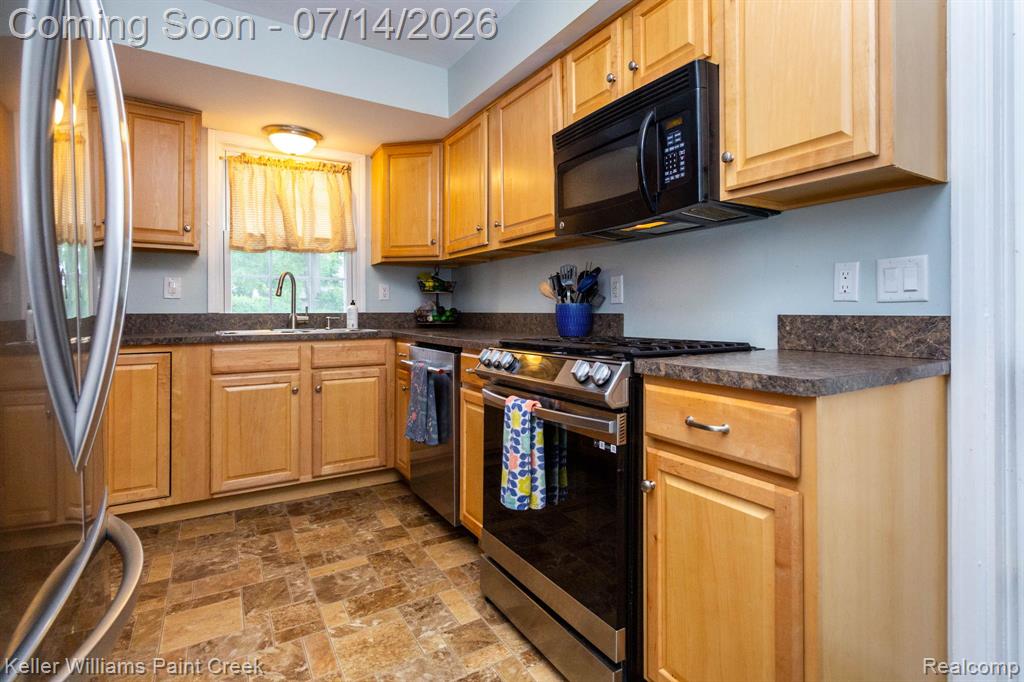 1466 Hampton Rd, Grosse Pointe Woods, MI 48236 — Photo 21