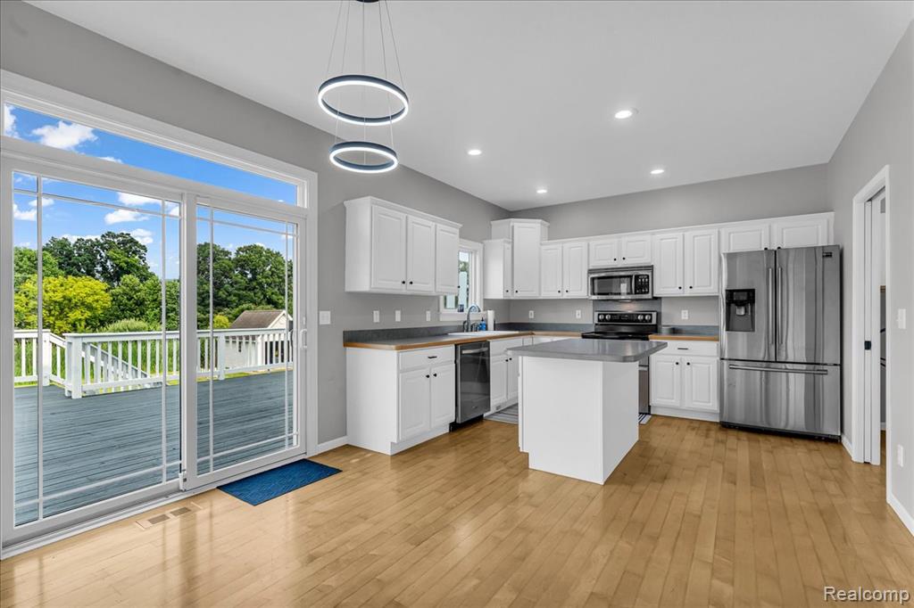 8327 Parkside Drive, Grand Blanc, MI 48439 — Photo 13