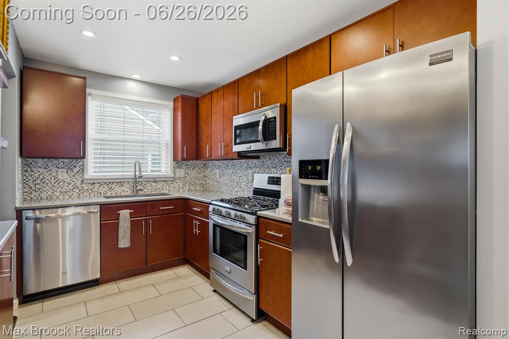 618 S Gainsborough Avenue, Royal Oak, MI 48067 — Photo 10