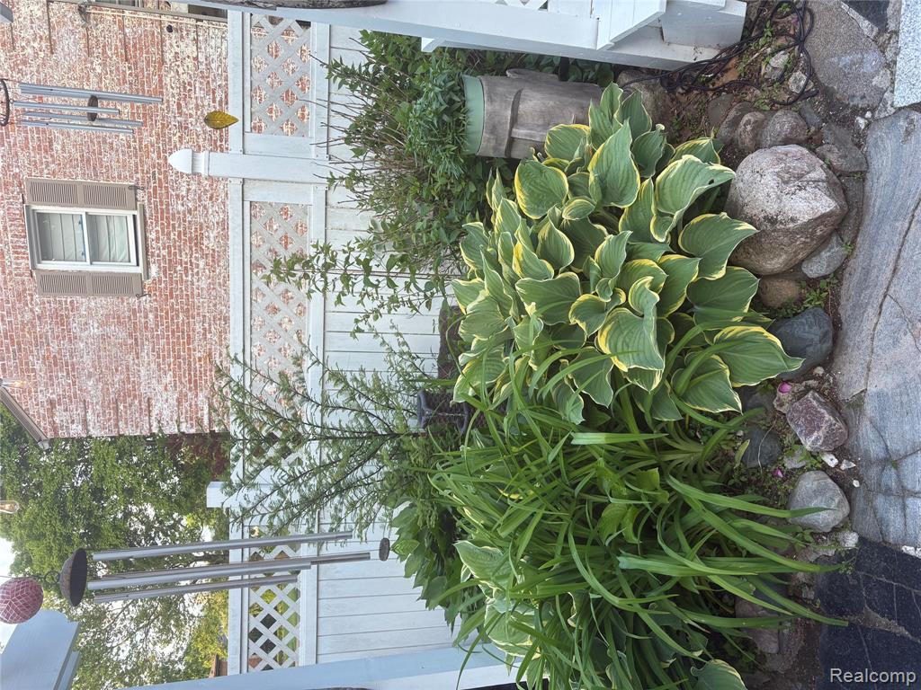 1735 LINCOLNSHIRE Drive, Detroit, MI, 48203