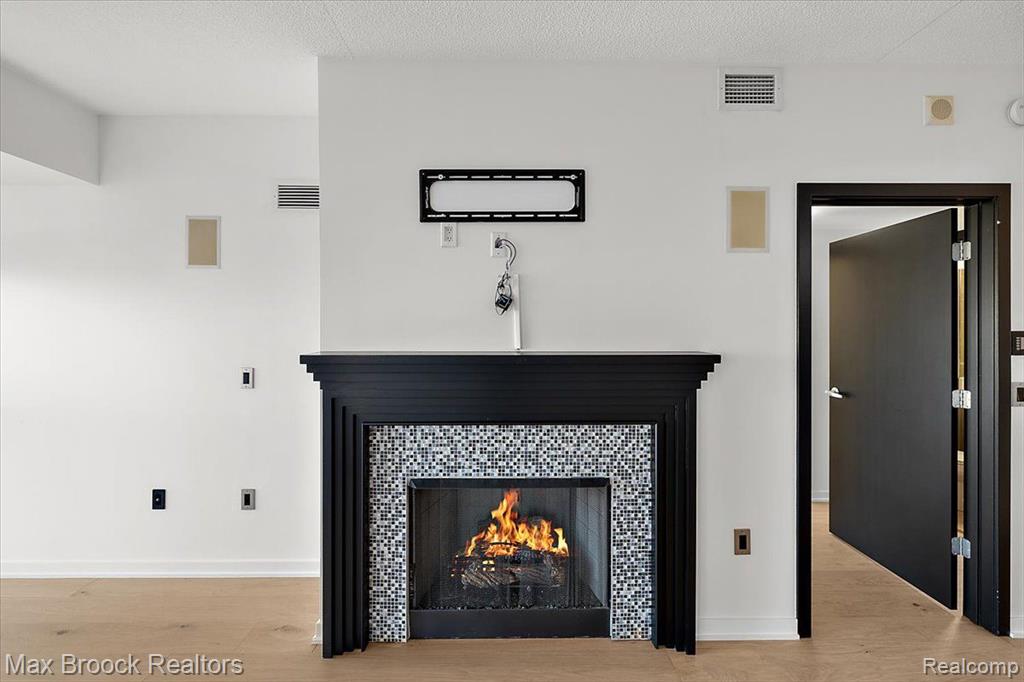432 S Washington Avenue, 901, Royal Oak, MI 48067 — Photo 17