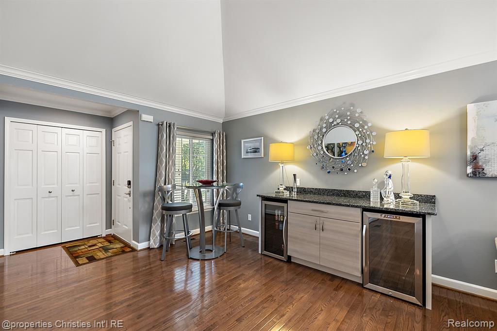 301 JAMES Circle, Royal Oak, MI 48067 — Photo 5