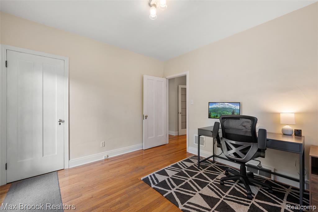 47 Wellesley Drive, Pleasant Ridge, MI — Photo 23