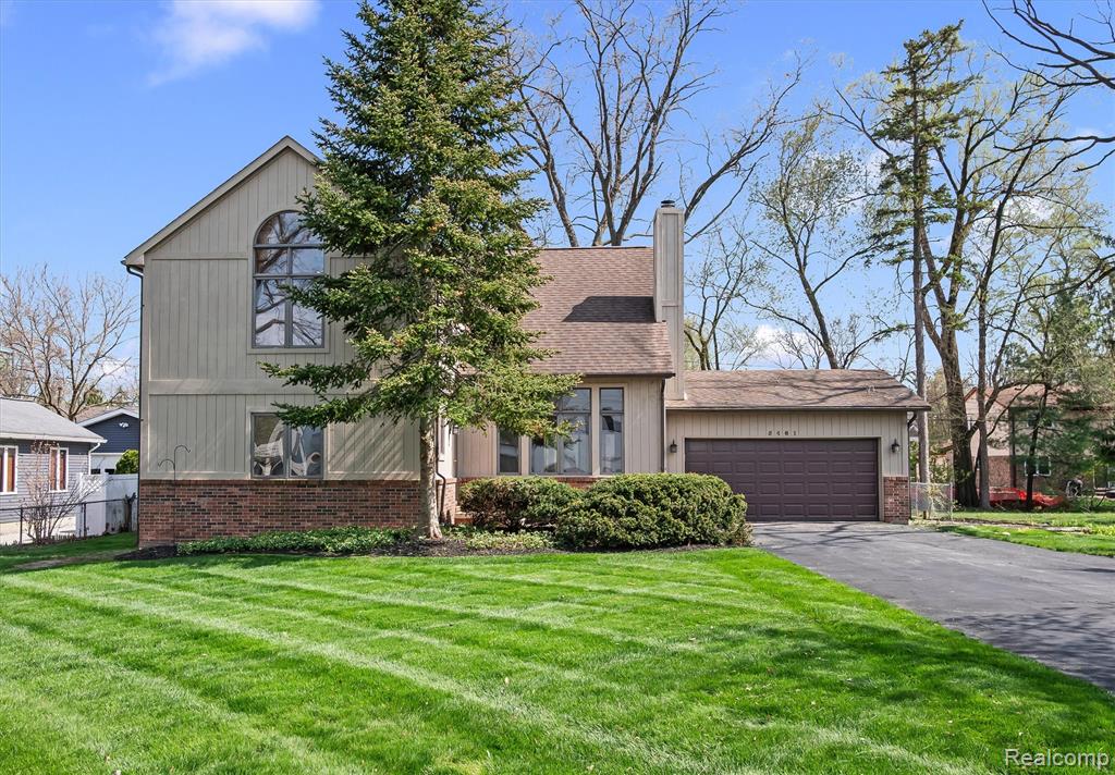 5461 Putnam Drive, West Bloomfield, MI 48323 — front exterior