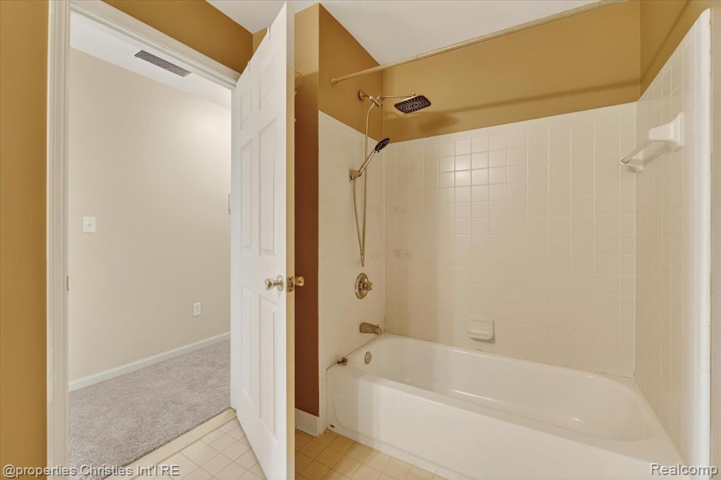 16773 Carriage Way, Northville, MI 48168 — Photo 28