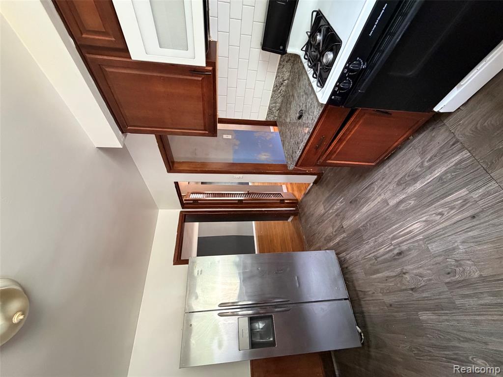 23750 Wildwood Street, Oak Park, MI 48237 — Photo 8