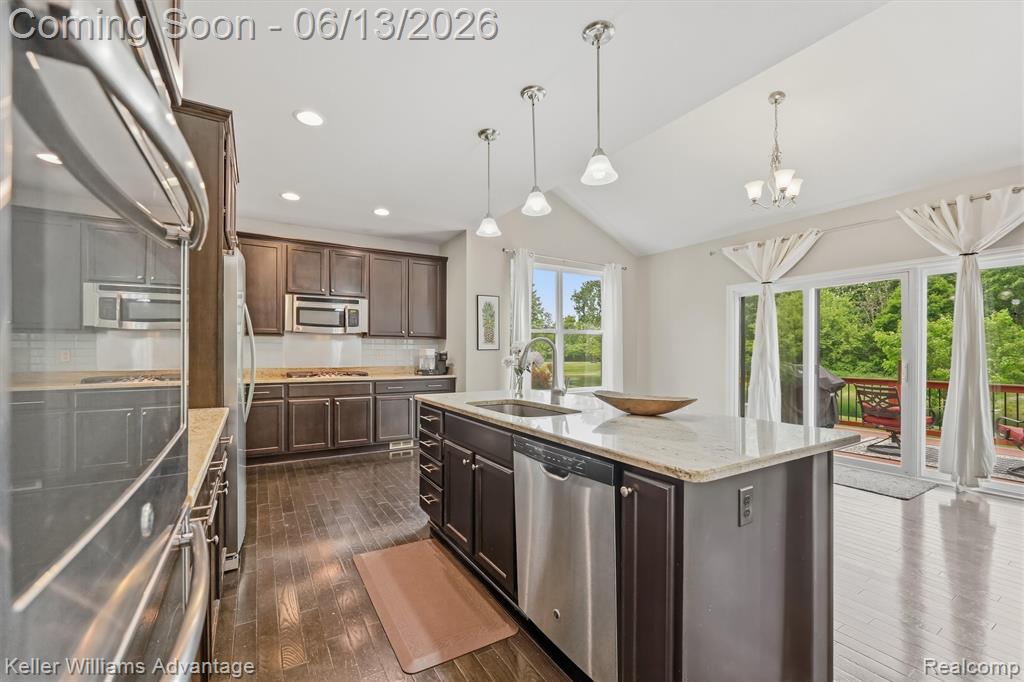 23740 Stoneleigh Drive, South Lyon, MI 48178 — Photo 24