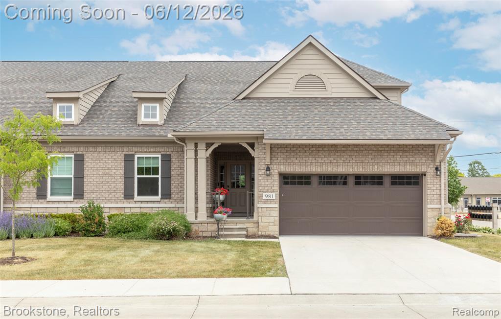 981 COTTAGE, Troy, MI 48085 — front exterior