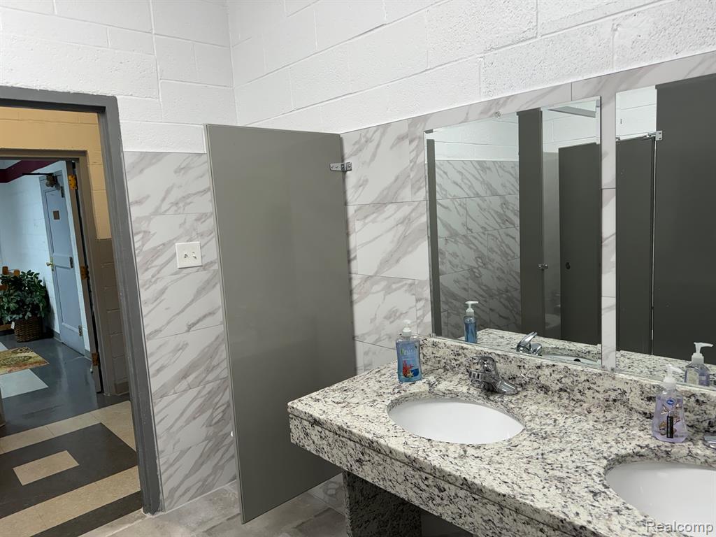 45504 CASS Avenue, Utica, MI 48317 — Photo 59