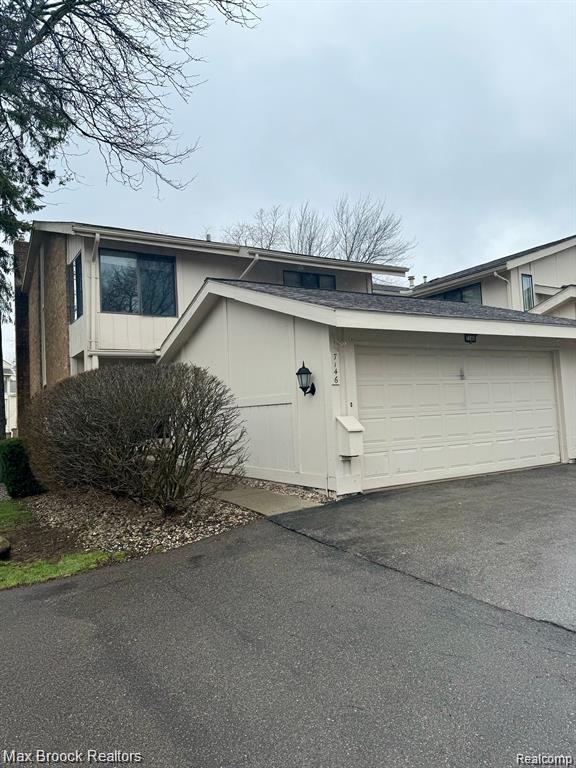 7146 PEBBLE PARK Drive, West Bloomfield, MI — front exterior