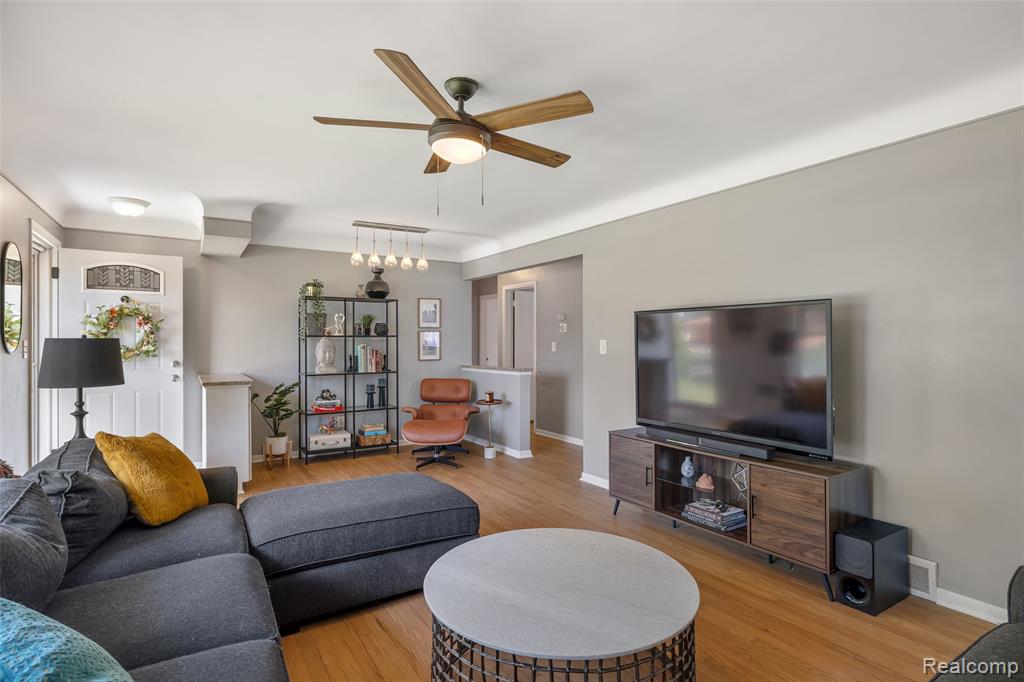 9086 Shannon Drive, Sterling Heights, MI 48314 — Photo 5