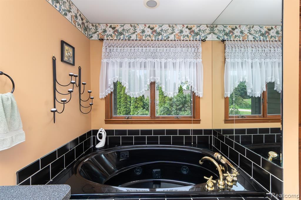 6939 West Ridge Drive, Brighton, MI 48116 — Photo 42