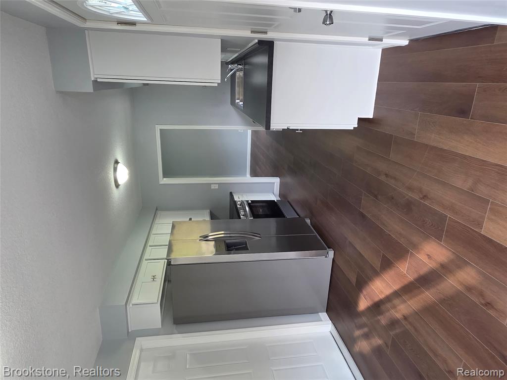 420 Sunnyside Drive, Flushing, MI 48433 — Photo 12