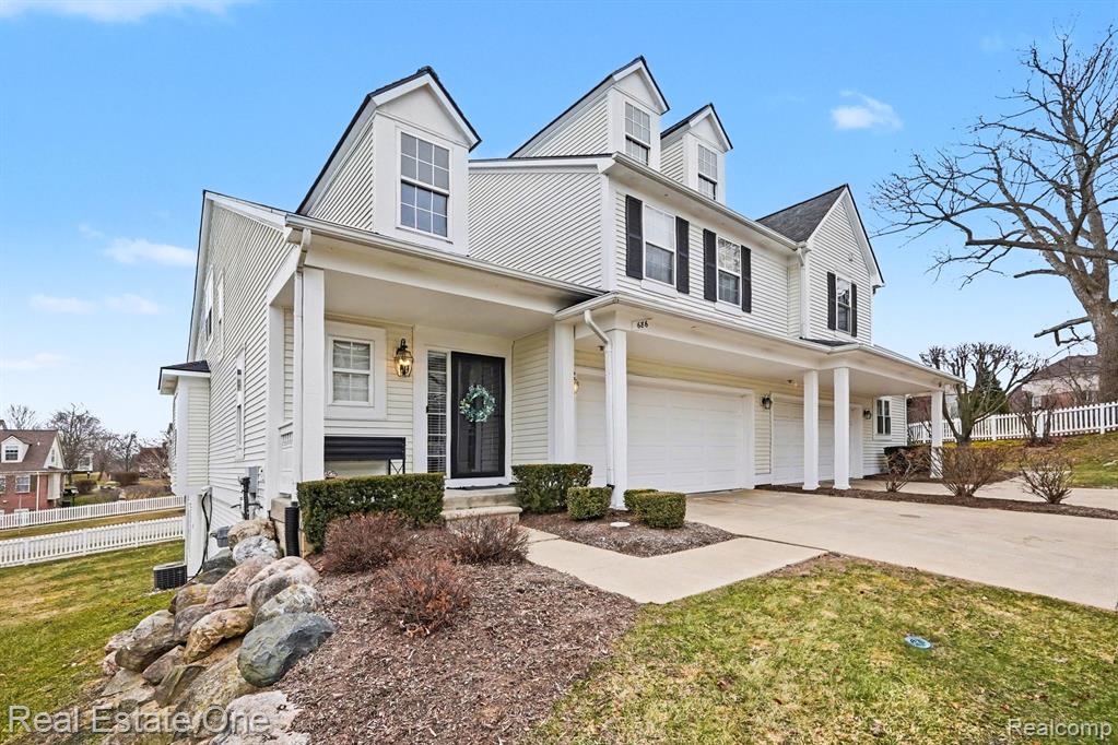 686 W Bluff Court, 23, Rochester Hills, MI 48307 — front exterior