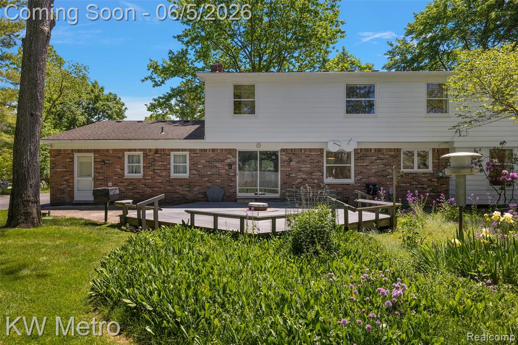 7036 Lindenmere Drive, Bloomfield Hills, MI 48301 — Photo 36