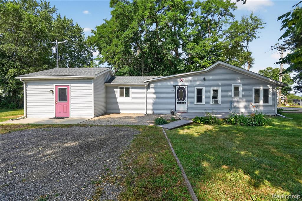 128 Front Drive, Whitmore Lake, MI 48189